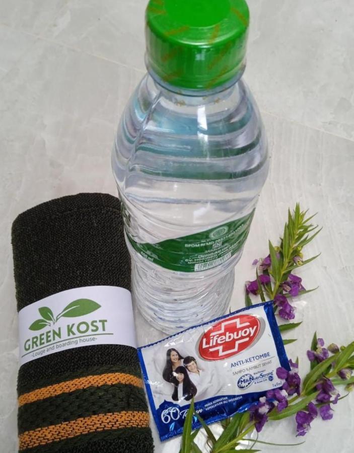 Хостел Greenkost Sintang Экстерьер фото