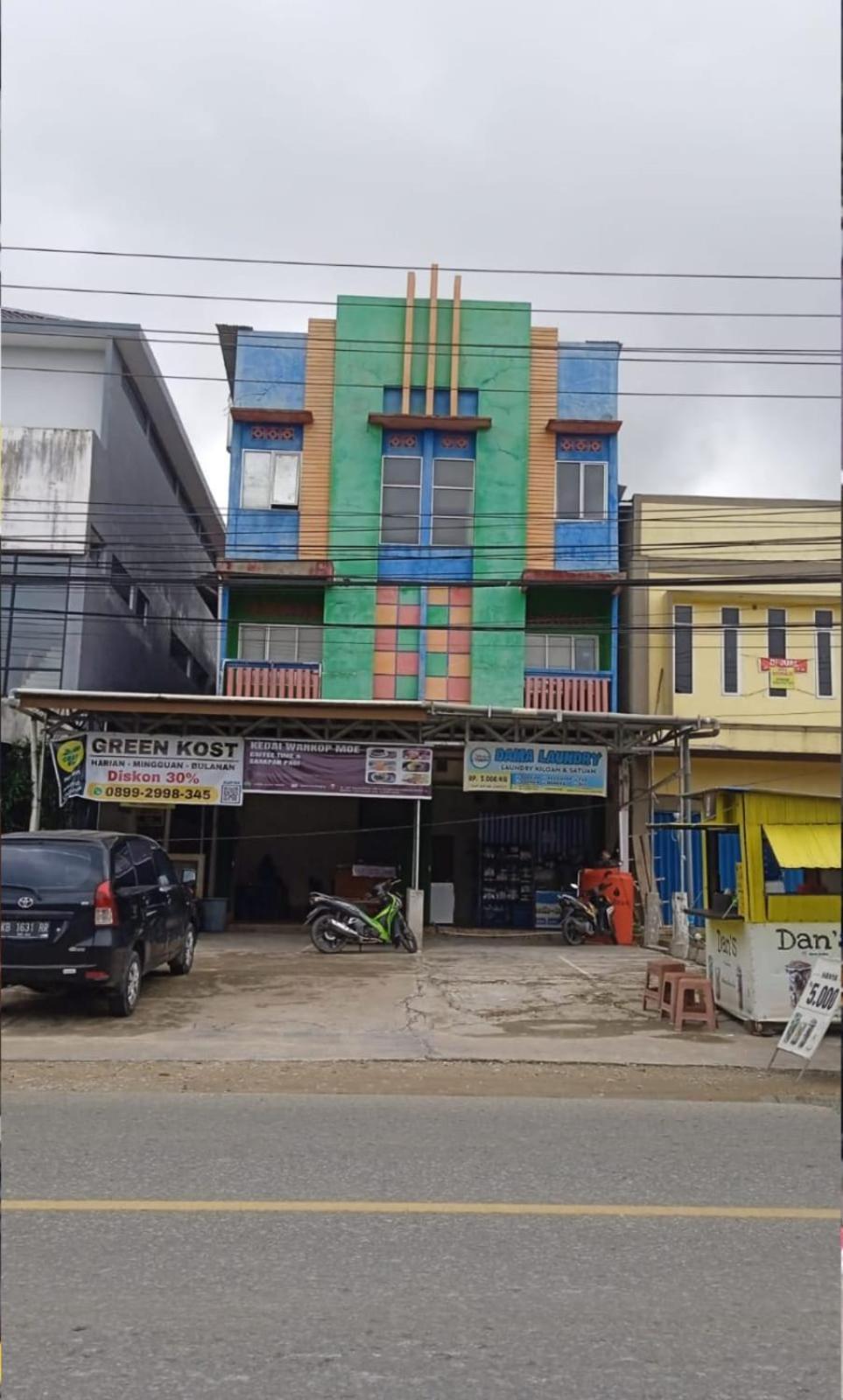 Хостел Greenkost Sintang Экстерьер фото